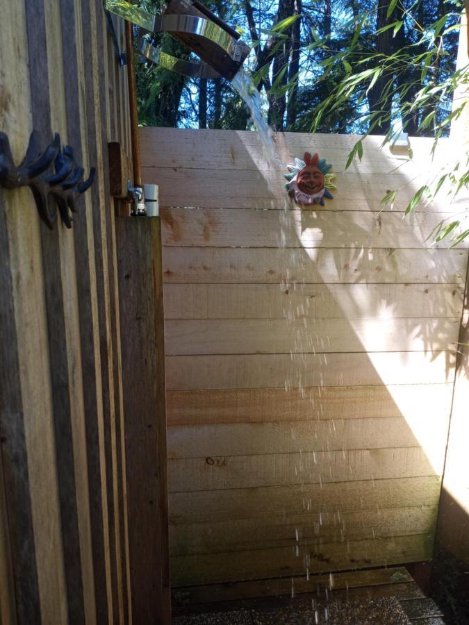 Forest Sweet Retreat Hot Tub & Wood Fired Sauna Ucluelet Exterior foto